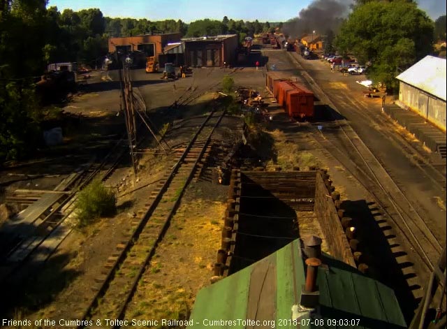 2018-07-07 The 487 has backed onto the 7 car train 216.jpg