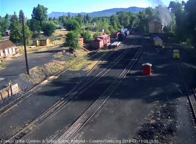 2018-07-11 The 487 has moved to the tank to fill its cisturn and wash the coal.jpg