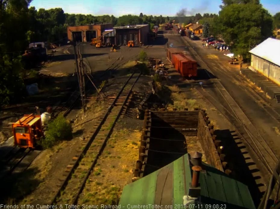 2018-07-11 The 487 has now backed onto the 8 car train 216.jpg