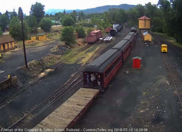 2018-07-18 Frank has some helpers in waving to us this afternoon.jpg