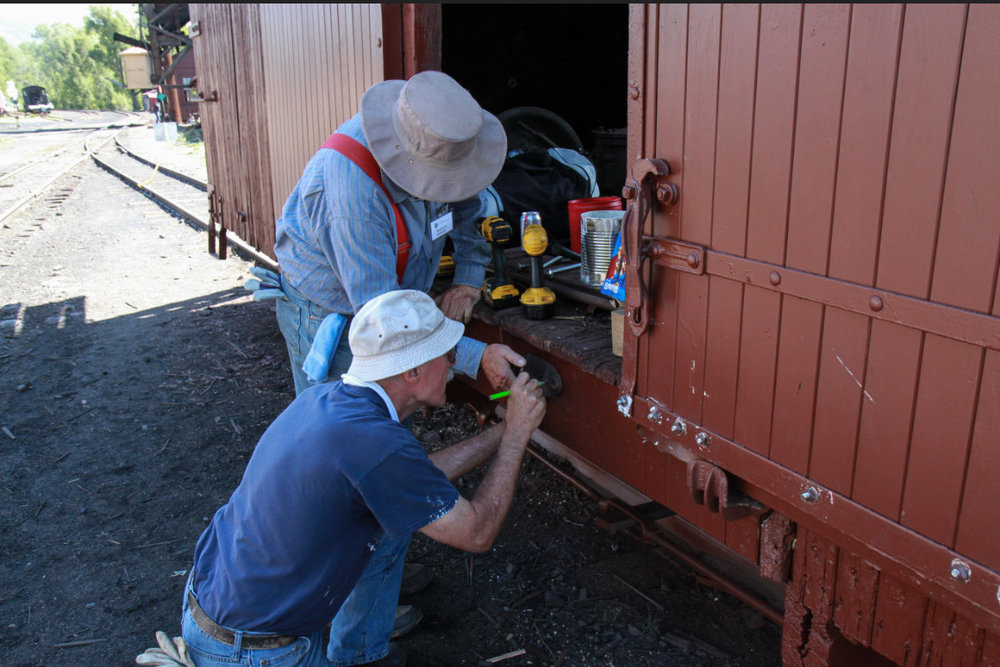 2018-07-24 Another part of the 3090 crew are mounting some door hardward (3).jpg