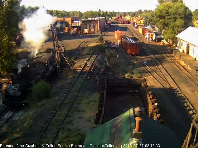 2018-07-27 The 484 comes over the pit so the hostlers can clean the fire.jpg