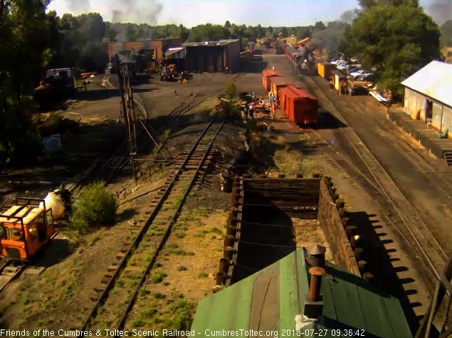 2018-07-27 The 484 has pulled the 8 car train 216 into loading position.jpg