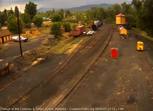 2018-07-27 The 489 is now at the tank getting water and washing its coal.jpg