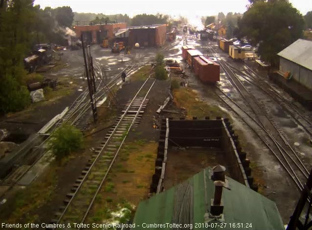 2018-07-27 The 489 has backed onto the train after 463 pulled the extra coach off.jpg