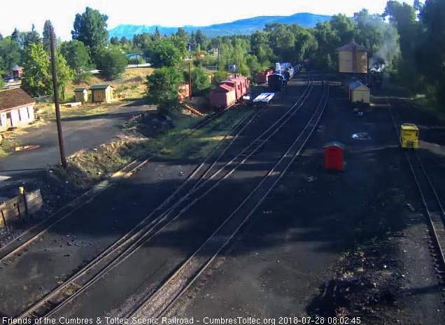 2018-07-28 The 463  has moved to the tank to get water and coal wash.jpg