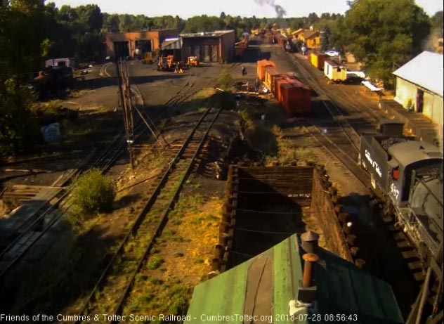 2018-07-28 The 463 has backed onto the now 9 car train 216 as 487 waits.jpg