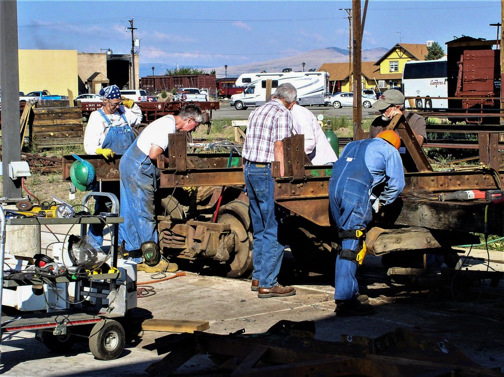 2018-07-31 Working on getting drop bottom gon 731 tore down to the metal frame.jpg