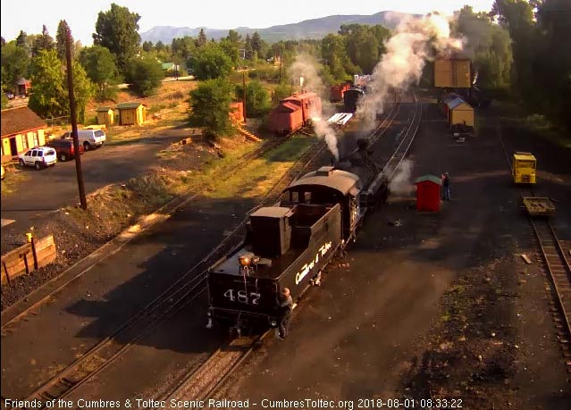 2018-08-01 A 487 is backing toward the coal dock lead.jpg