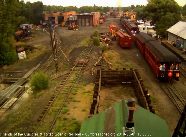 2018-08-01 The platform of the New Mexico is also crowded.jpg