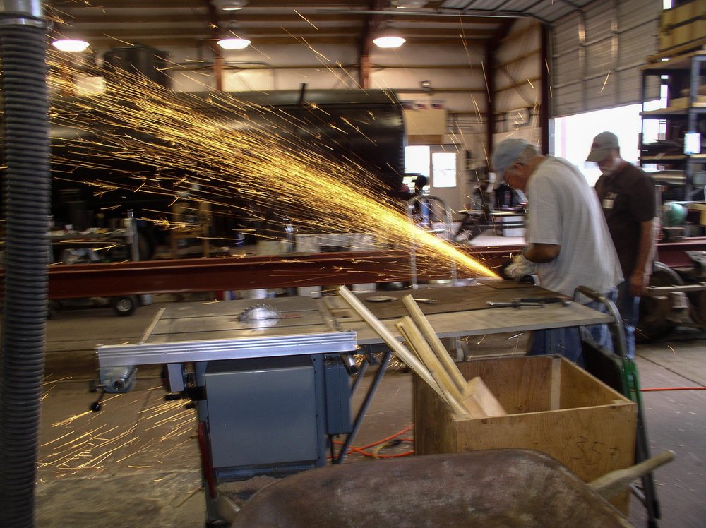 2018-08-02 Yes, I know its blurred, but those sparks flying off the grinder are great to see.jpg