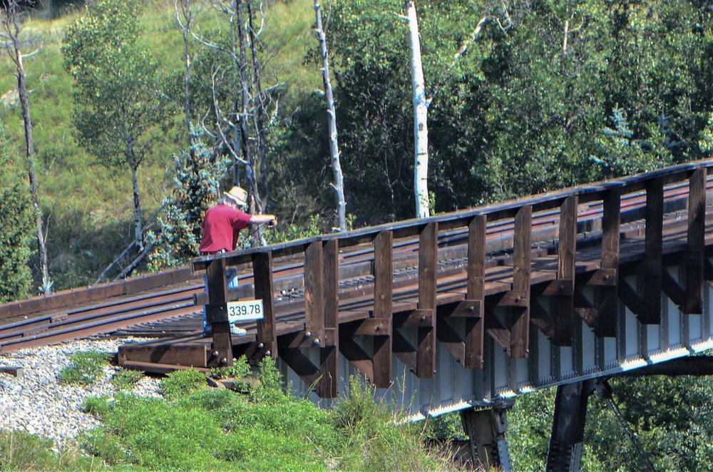 2018-08-02 They have ended up at Labato bridge doing some measurements.jpg