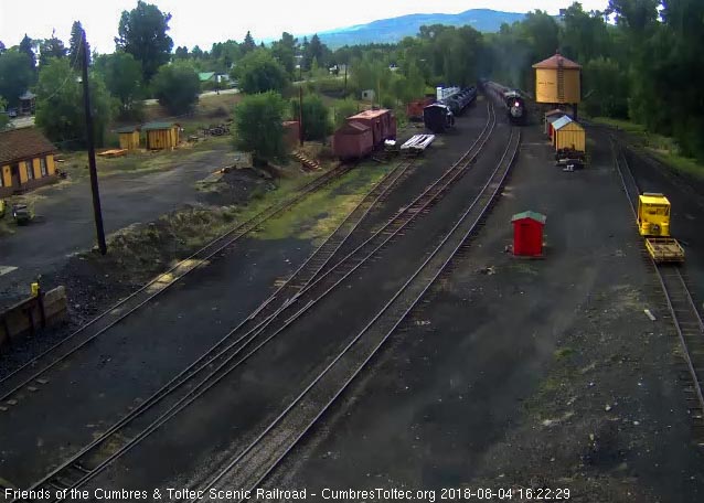 2018-08-04 The 484 is passing the tank as the end of the train is still gettinig into the yard.jpg