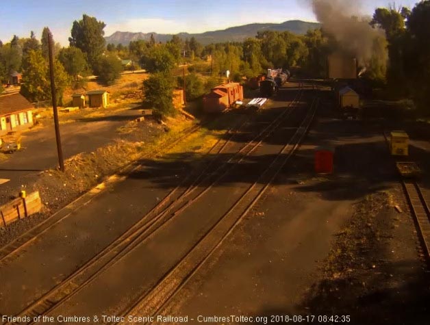 2018-08-17 The 489 is down at the tank for water and coal washing.jpg