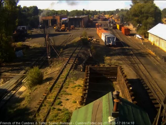 2018-08-17 With the new coal washed, the hostlers turn the 489 over to the road crew.jpg