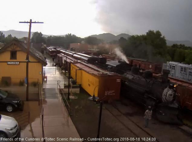 2018-08-18 The 489 is slowing for its stop.jpg