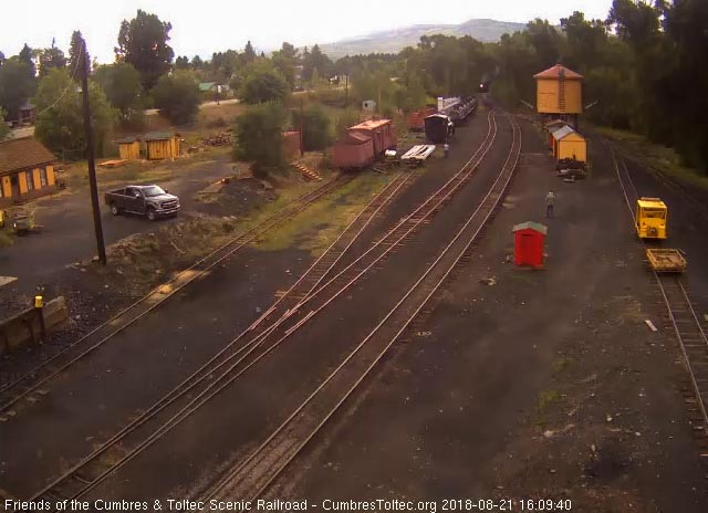 2018-08-21 The 484 comes into Chama with a 7 car train 215.jpg