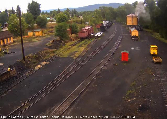 2018-08-22 The 487 has moved to the tank to fill its cistern and wash coal.jpg