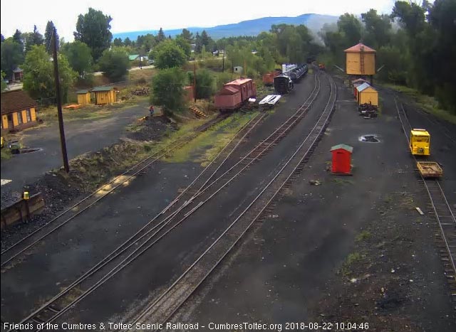 2018-08-22 The speeder is taking the main to follow as the last cars of the train round the curve.jpg