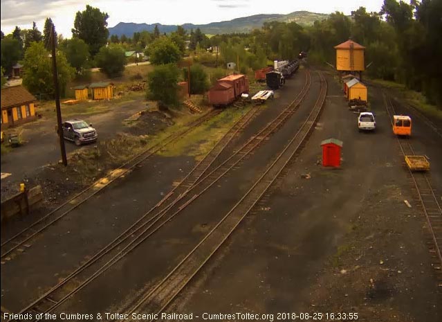 2018-08-25 The 463 comes around the curve and is about to enter Chama yard.jpg