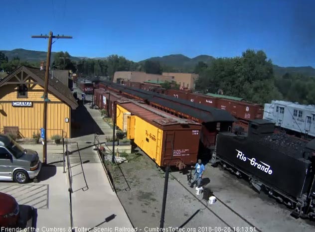 8-28-18 The train is now stopped and the Rio Grande speed lettering looks nice.jpg