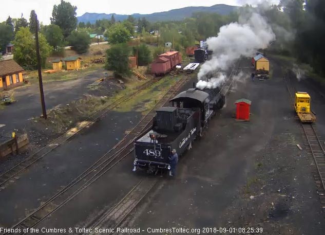 2018-09-01 The 489 backs toward the coal dock lead.jpg