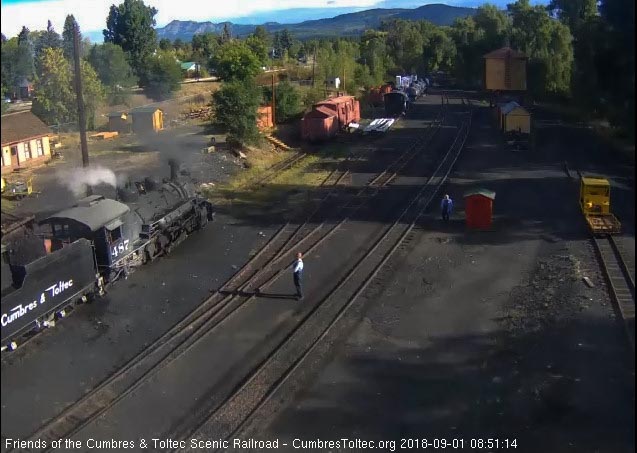 2018-09-01 The 487 is now having its bunker filled at the coal dock.jpg