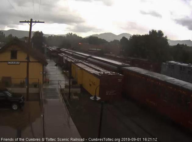 2018-09-01 The train is stopped as the rains come down.jpg