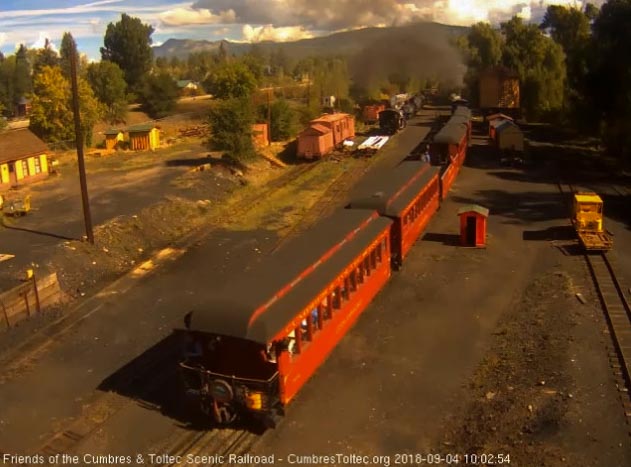 2018-09-04 The conductor is still on the platform of the Colorado after acknowledging the running brake test.jpg