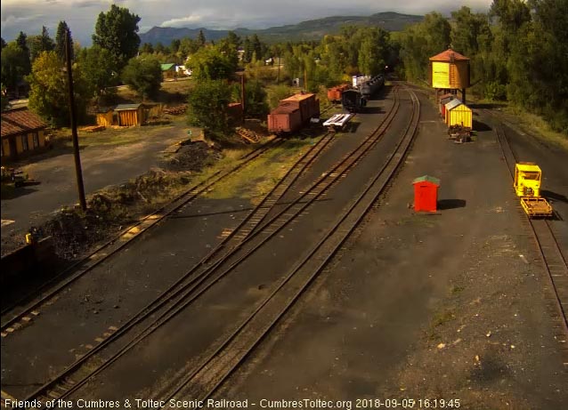 2018-09-05 The headlight of 489 shines out as it enters Chama yard.jpg