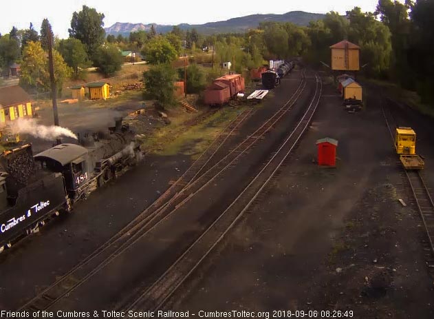 2018-09-06 The hostlers use the loader to add coal to the bunker of 484.jpg