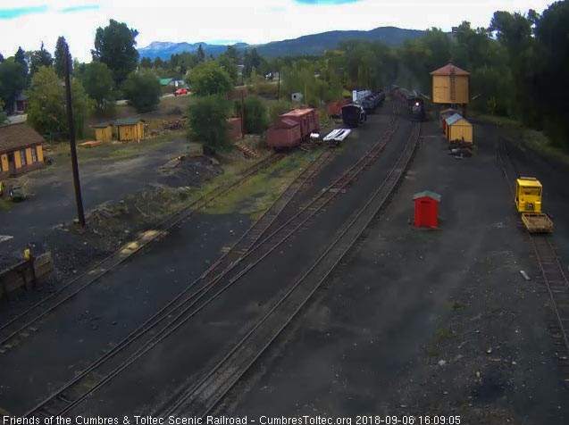 2018-09-06 The 487 passes the tank on this overcast afternoon.jpg