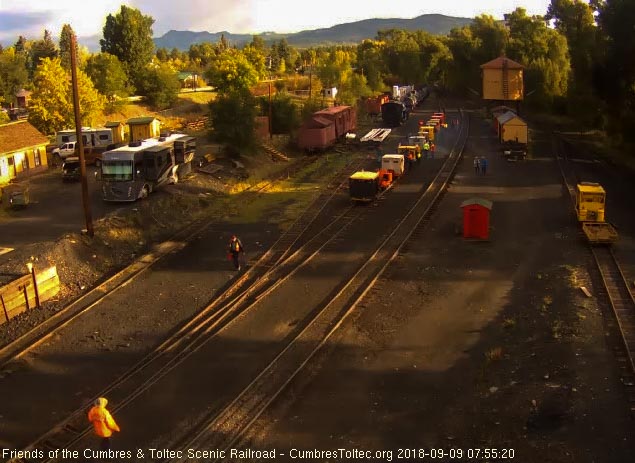 2018-09-09 The speeders are getting ready to head out for another day on the CTS.jpg