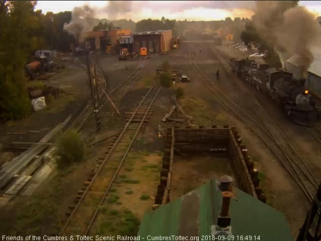 2018-09 After removing 315 from the display train it is shoving it onto the main.jpg
