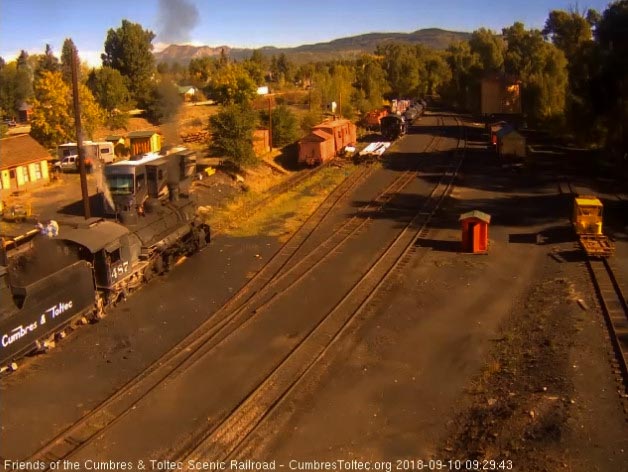 2018-09-10 The students are standing over to the side as the loader dumps coal into the 487.jpg
