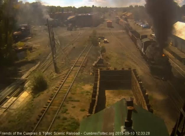 2018-09-10 The 487 comes up to the tipple with the smoke blowing right at us.jpg