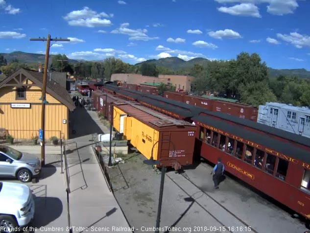 2018-09-15 The conductor now walks back to the following cars to open the gates.jpg