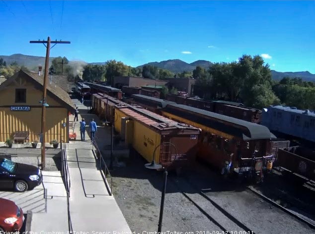 2018-09-17 The conductor gives the high ball for the departure of train 216.jpg