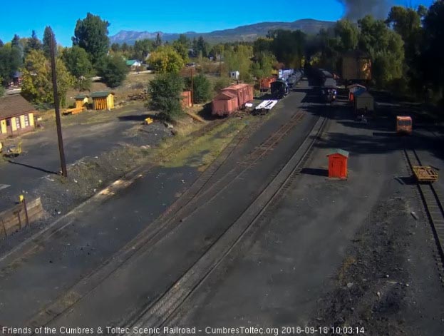 2018-09-18 The parlor is passing the tank as the 489 leans into the curve.jpg