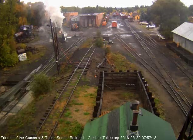 2018-09-20 The 488 now moves away from the house to begin the prep for today's train.jpg