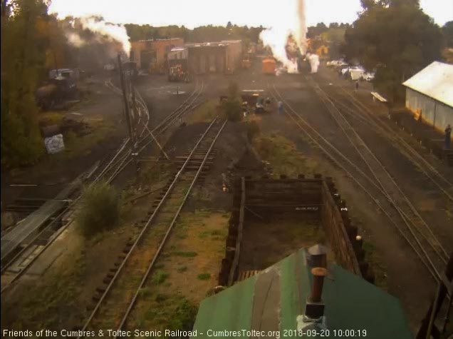 2018-09-20 The 488 puts on a nice steam show as it gets its 8 car train moving.jpg