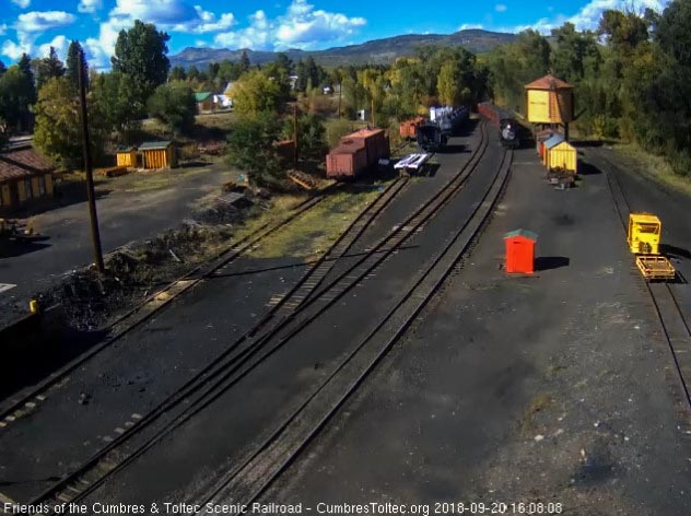 2018-09-20 The 484 passes the tank as the parlor is just entering the yard.jpg