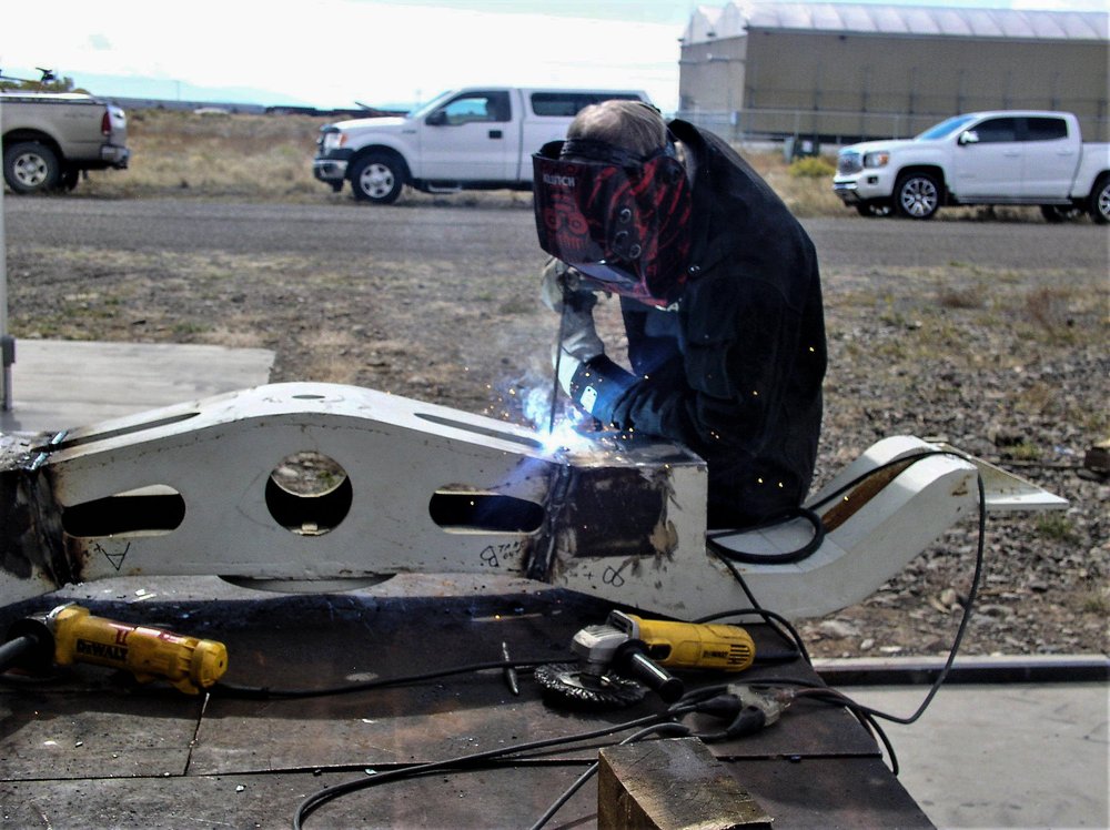 2018-09-25 Welding on the frame.jpg