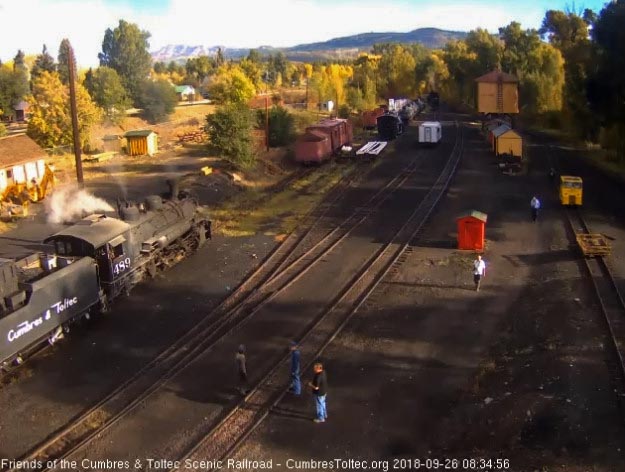 2018-09-26 The Goose passes the tank as it slows to stop and allow the 487 to back past.jpg