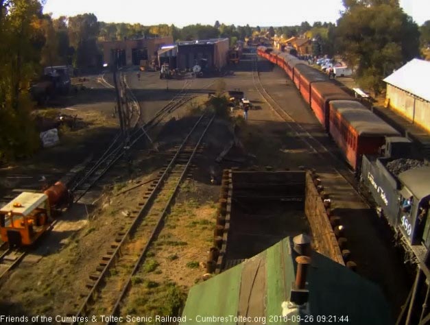 2018-09-26 The crew has now pulled the 216 ahead and is backing the entire train into south yard.jpg