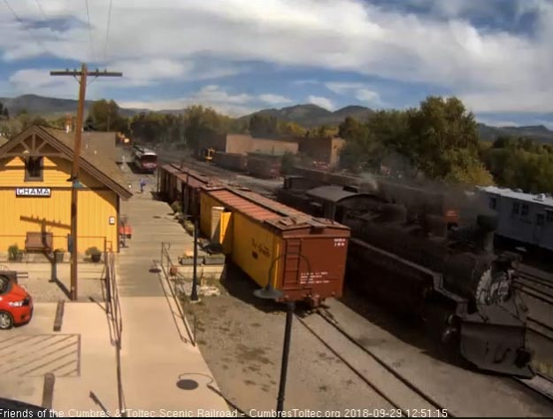 2018-09-29 The 487 passes the depot as it heads to the wye.jpg