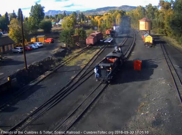 2018-09-27 The 315 is headed toward the  coal dock lead.jpg