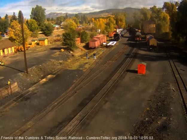 2018-10-01 The 489 is at the end of north yard as the parlor passes the tank.jpg