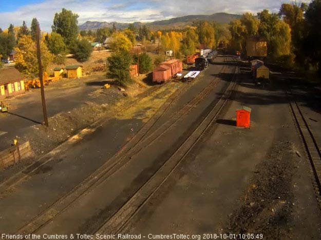 2018-10-01 The last cars round the curve as the speeders follow.jpg