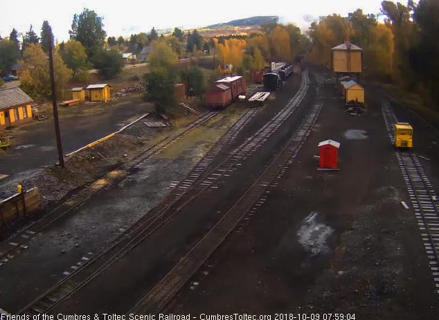 2018-10-09 The last cars are headed into the curve.jpg